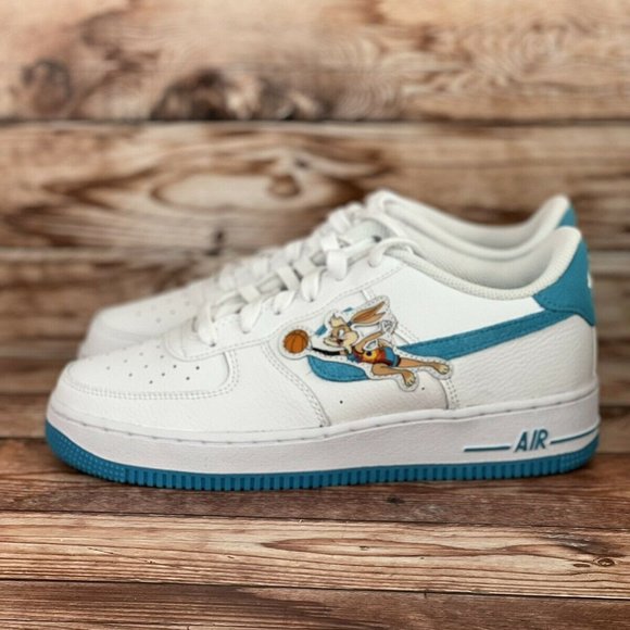 lola bunny nike air force 1